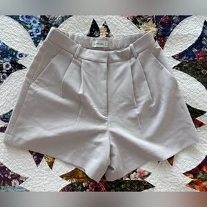 Abercrombie & Fitch High-Waist Pleated Women's Tailored Shorts in Beige